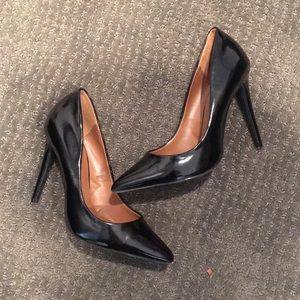 Black Pointed Toe Pumps